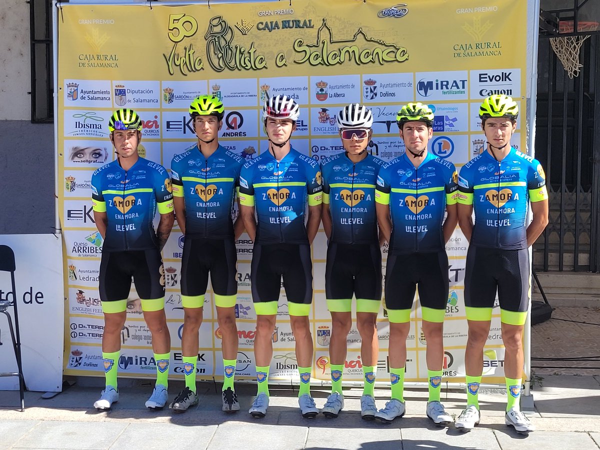 ElPeloton's tweet photo. #50VueltaSalamanca Y van pasando más equipos en esta previa de la etapa reina de la @VueltaSalamanca que partirá de @aytoledrada 
Aquí tenemos a @GFroiz @GlobaliaZamora @ccpadrones @TelcOnClimaOses https://t.co/3tvDOd5xNi