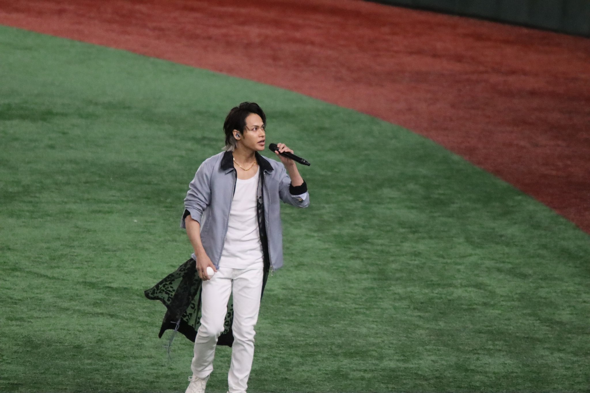 FcSZec3akAE57LL?format=jpg&name=large