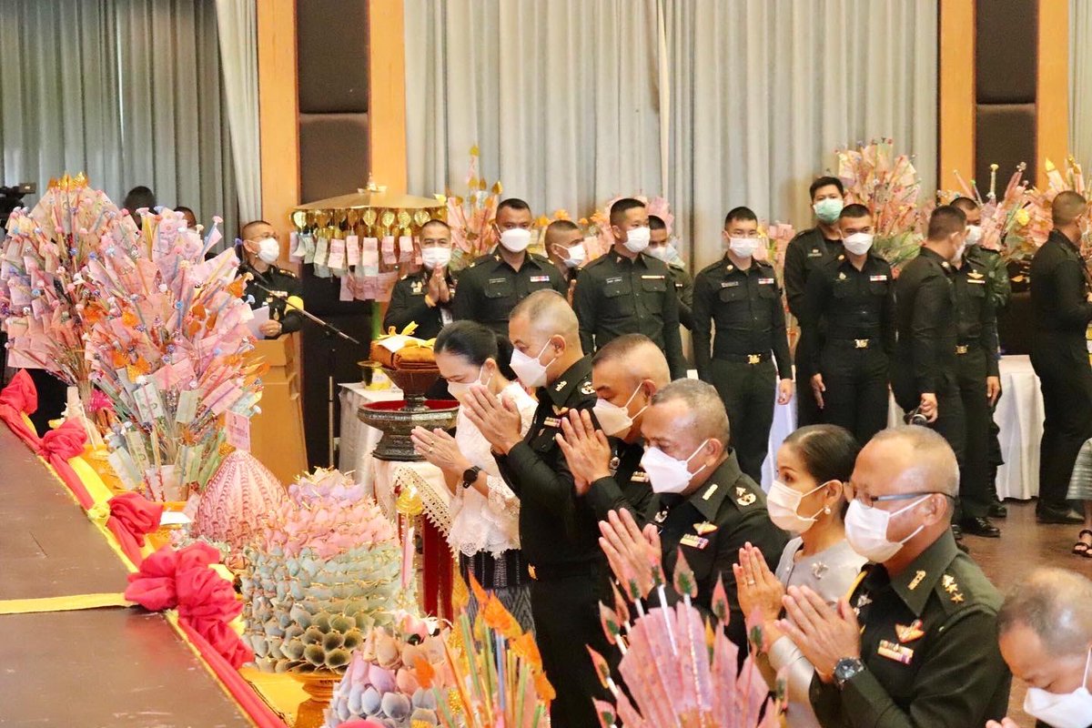 ascom2army2's tweet image. วันที่ 10 ก.ย. 65 ผบ.บชร.2 ร่วมพิธีทอดผ้าป่าสามัคคี ทภ.2 ณ สโมสรร่วมเริงไชย ค่ายสุรนารี อ.เมือง จ.นครราชสีมา เพื่อสมทบทุนในการบูรณปฏิสังขรณ์พุทธศาสนสถาน ค่ายสุรนารี 
#กองทัพภาคที่2
#กองบัญชาการช่วยรบที่2