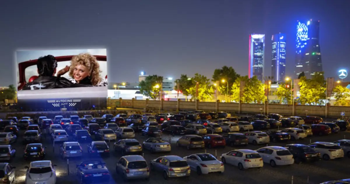 LHS_Commu's tweet photo. [SNS l ลีโอทาวน์ #LHS_DriveIn] 🌕🌌

ซุ้มขายตั๋วเปิดแล้ว! Drive-in Theatre ฉายหนังวันสุดท้าย มาก่อน 19:00 น. ป๊อปคอร์นและซอฟต์ดริ๊งลด 30%!

📽ตารางฉายหนังวันนี้🎞
✅19:30 น. - GREASE
✅21:40 น. - BULLET TRAIN

(เล่นย้อนหลังได้ถึง 26/9 เวลา 00:00 น. อย่าลืมติด # กิจกรรมน้า) https://t.co/cFAlKmAMfQ