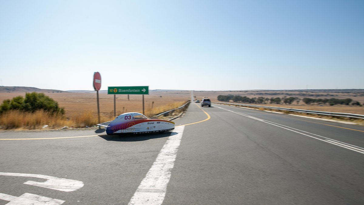 Solar_Challenge's tweet photo. Not a single cloud inh the sky & teams are making great pace ☀️
Make sure you stay up to date with the #SasolSolarChallenge.
Download the app:
For IOS system download here:
https://t.co/C2uVWy7v5T
For Android system download here:
https://t.co/tgpcgWANXF
@SasolSA #CTrack https://t.co/2YT6STFf0s