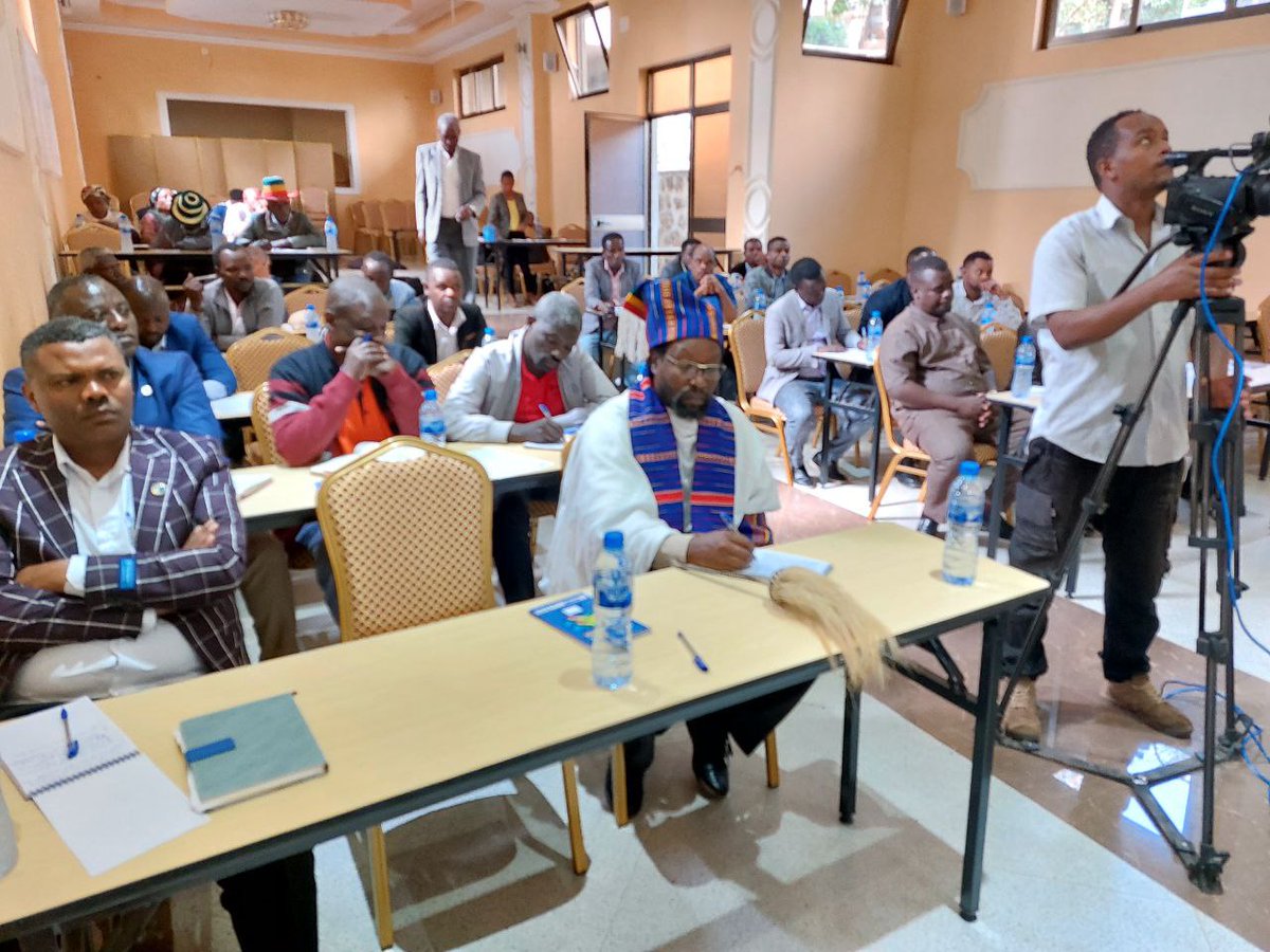 hrcoethio's tweet photo. On September 7, 2022 EHRCO held a roundtable discussion with governmental officials, media, and community delegates in the Southern Region at Arbaminch.
#SNNPR #Konso #Amaro #Burji #Ale #Derashe #Hybena https://t.co/UhyxeitiMb
