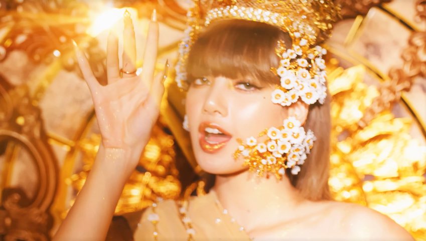 PopBase's tweet photo. One year ago today, BLACKPINK's Lisa made her solo debut with ‘LALISA.’

It went on to become the best-selling album by a K-Pop female soloist within its first week &amp; most-streamed album by a K-Pop soloist in Spotify history. It earned her the first VMA win by a K-Pop soloist. https://t.co/PkmgZ6q8Kn