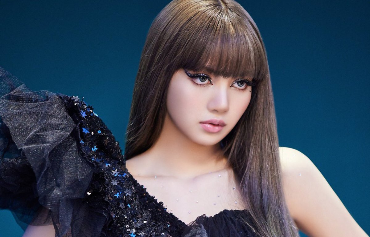 PopBase's tweet photo. One year ago today, BLACKPINK's Lisa made her solo debut with ‘LALISA.’

It went on to become the best-selling album by a K-Pop female soloist within its first week &amp; most-streamed album by a K-Pop soloist in Spotify history. It earned her the first VMA win by a K-Pop soloist. https://t.co/PkmgZ6q8Kn