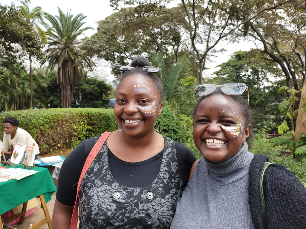 AffordableArtKE's tweet photo. Face art on going. Here's  @jeddyjoycekamau - with art work by @janicecreatives.

Come join us at @MuseumSociety sale at the museum. https://t.co/yl16GEpHvJ