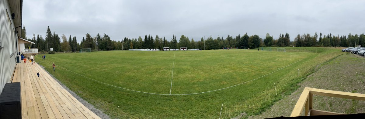 MariusHelgaa's tweet photo. På plass og klar for kampen Vest Torpa/Torpa - FK Vang!
#groundhopping #oppland #breddefotball #fotball #sjettedivisjon https://t.co/1cDKEXAqk1