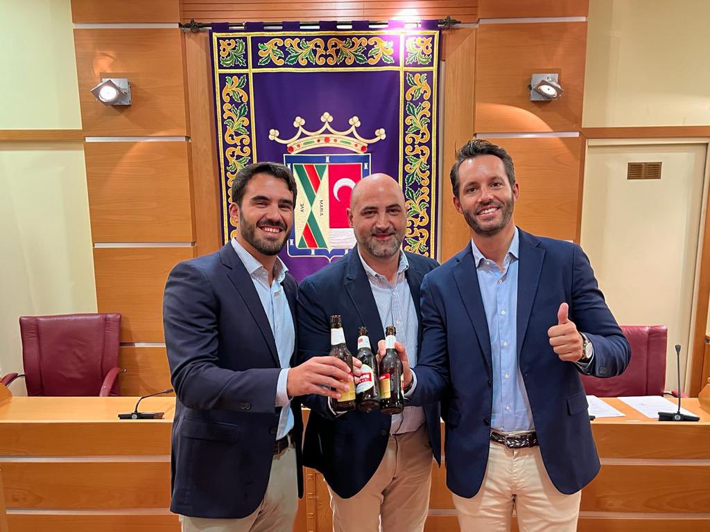 jorge_garciad's tweet photo. En #Remedios22 les conocí tomando una birra 15 días antes de su enlace, y que mejor para celebrar el enlace que tomar la última birra de solteros antes del “si quiero”. ¡Enhorabuena pareja!
#ColmenarViejo https://t.co/MnMeZscGJP