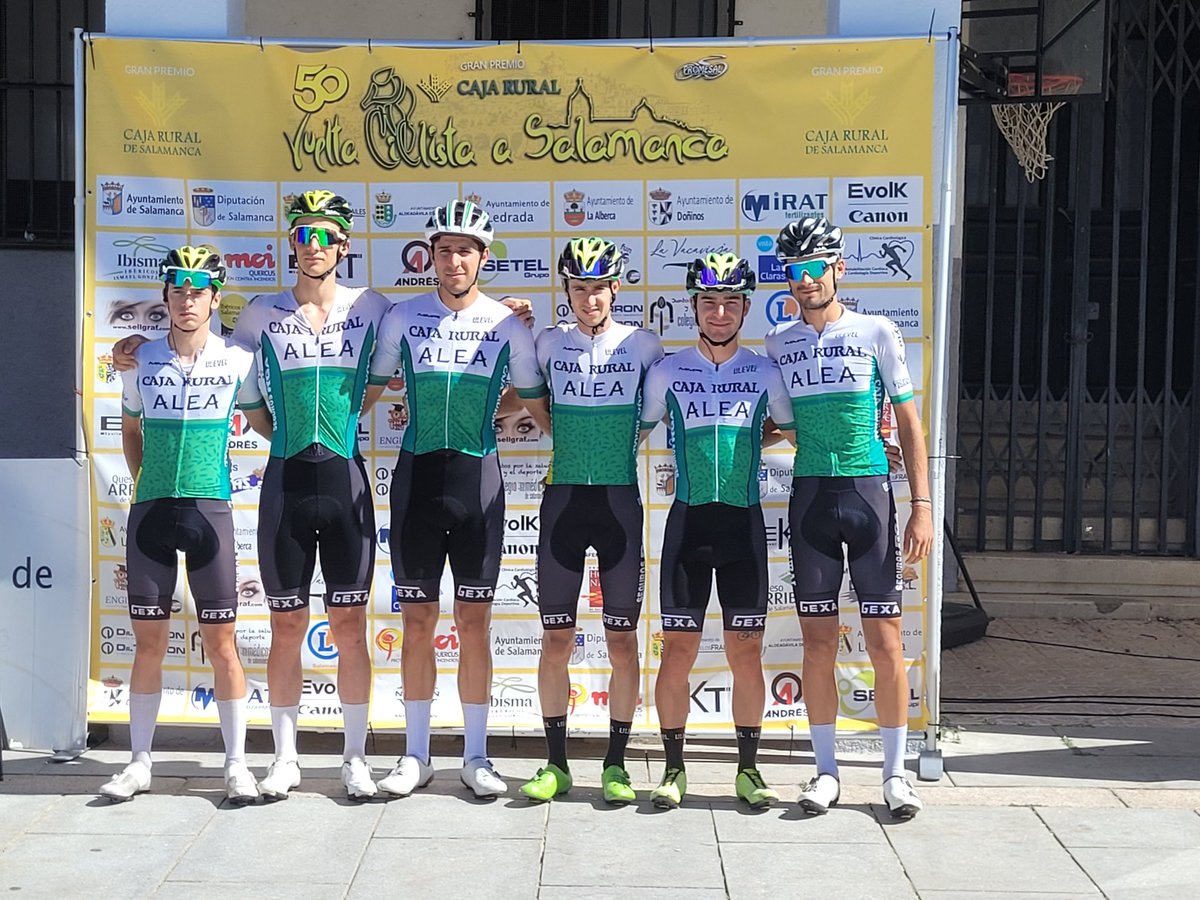 #50VueltaSalamanca Pasan equipos importantes como <a href="/GsportTeam/">High Level-Gsport</a> <a href="/TeamExtremadura/">TeamExtremadura</a> <a href="/BaqueTeam/">Baqué Cycling Team</a> y <a href="/FilialCajaRural/">Caja Rural-Alea</a>
¡Veremos que papel juegan en el día de hoy!
<a href="/aytoledrada/">Ayuntamiento de Ledrada</a> <a href="/VueltaSalamanca/">53 Vuelta Ciclista a Salamanca</a>