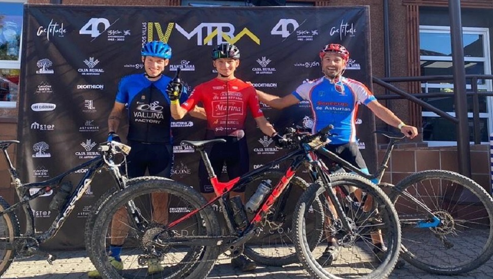 TribunadeAvila's tweet photo. 🚴‍♀️🚴#Deportes | Pablo Pérez Rotea se impone en el IV MTB Dos Villas @avila_mtb 
https://t.co/3q76RrcNFj https://t.co/gntNePmjFq