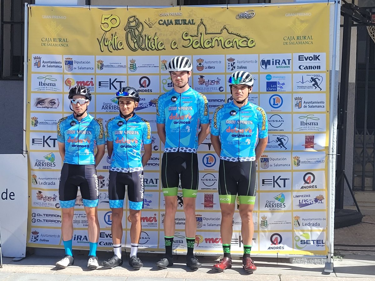 ElPeloton's tweet photo. #50VueltaSalamanca Con los bloques de @PelotonTenerife, @AvimosaChozasT (mixto con Retelec-Galicia Cycling), @FundContaTeam y @eqbiciscarlos  terminamos esta presentación de equipos en @aytoledrada 
En unos instantes dará inicio la etapa reina de la @VueltaSalamanca https://t.co/g2IHNgWmGR
