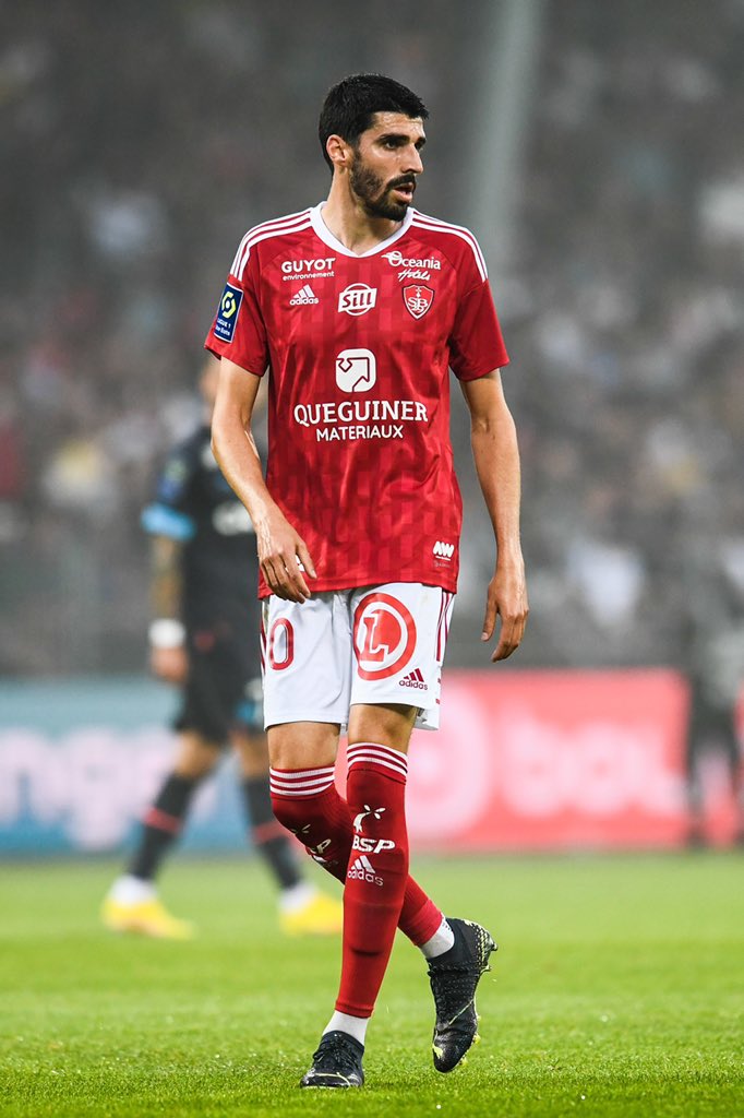 _BeFootball's tweet image. Pierre Lees-Melou : "Je pense que les ambiances comme à Marseille, Lens ou Strasbourg sont au dessus de beaucoup de stades anglais." (@lequipe)