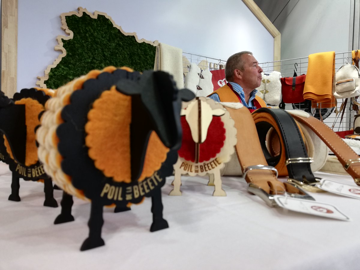 MadeinMarne's tweet photo. Les producteurs et artisans de la marque #MadeInMarne sont présents aujourd'hui sur le stand du @DptMarne
Venez découvrir leurs talents et leurs valeurs et participez au jeu-concours pour gagner toutes les heures un panier garni 🍯🐑🍎🥃 https://t.co/LC2efdFBbD