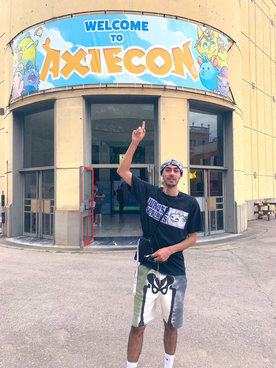 GilaCees's tweet photo. Last day. 

This experience has been nothing short of incredible. I cannot express what meeting PEOPLE in this community can inspire… 

Forever grateful for @SkyMavisHQ team and all those @ @AxieInfinity who made things a reality. 

Lets go! #Axiecon https://t.co/uml7VsXsce