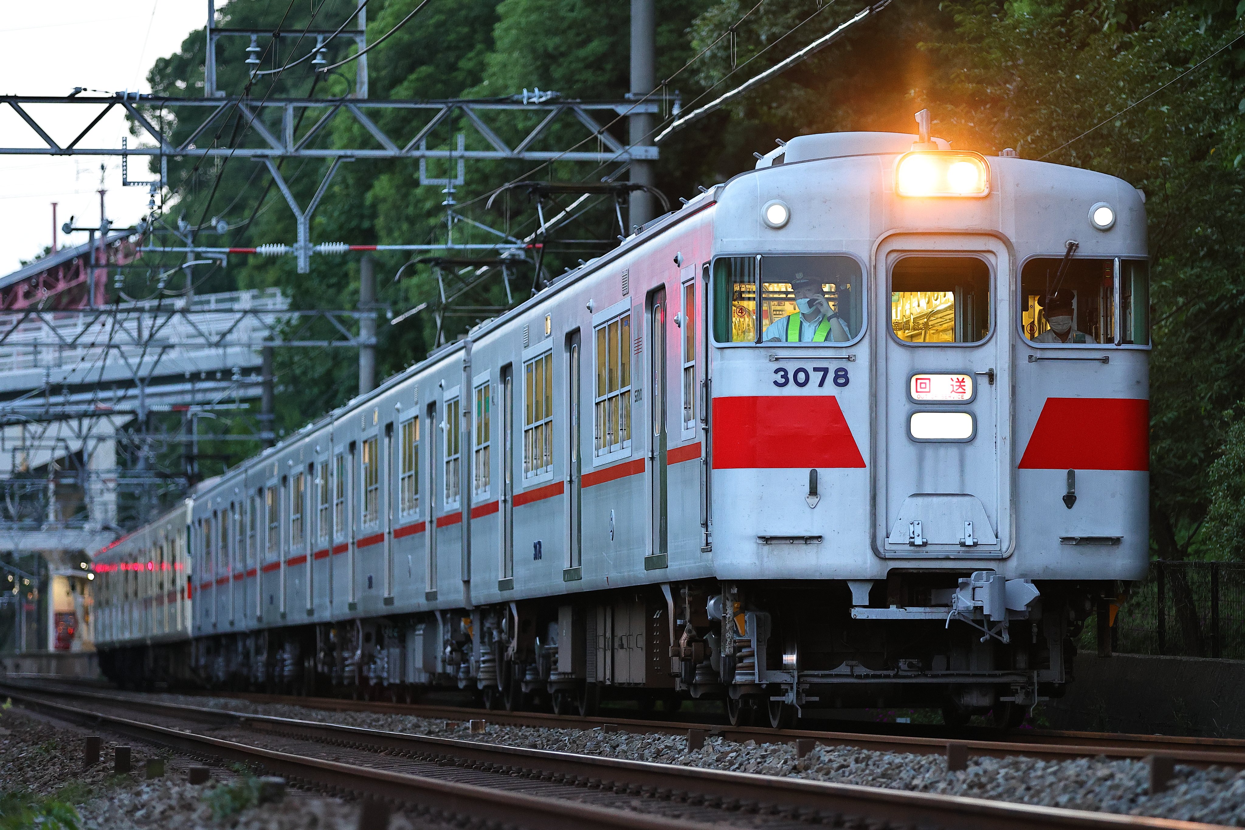 電車時計、江ノ電３００型、サザンの名曲が流れます 掛置兼用 (SA