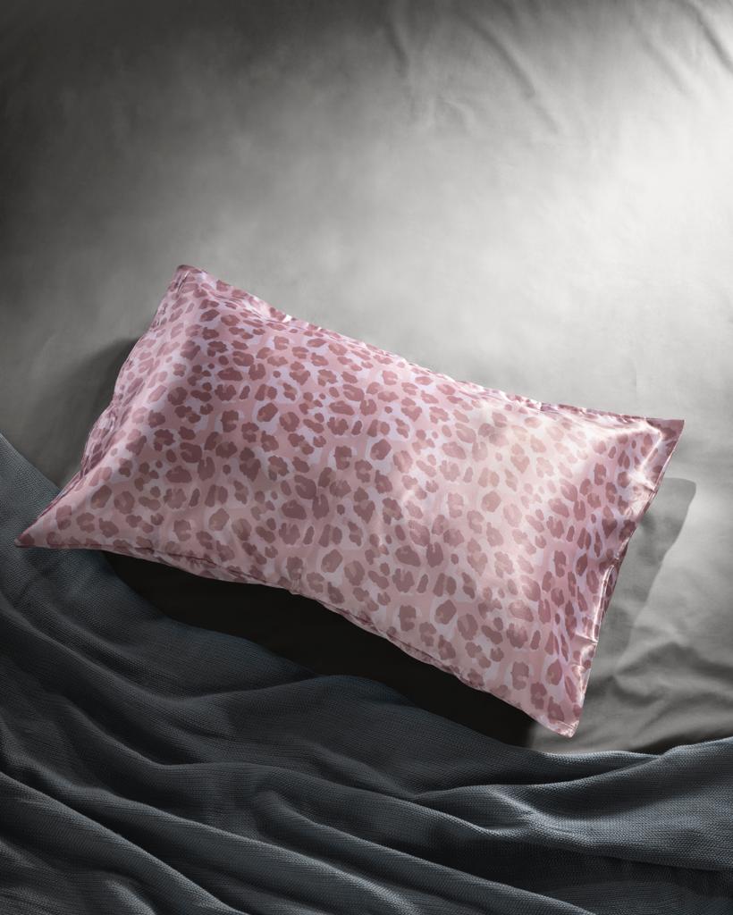 CoolBeds1's tweet photo. Luxury sleep is just one click away. We've got the softest and most luxurious satin pillow covers to give you the perfect night's rest ✨

Checkout https://t.co/KOXFLdwwa5 to buy now 

#satin #pillowcase #silkpillowcases #satinfabric #cgm #satinsilk #sleepwell #pillowcovers https://t.co/0PAG7MgcK6
