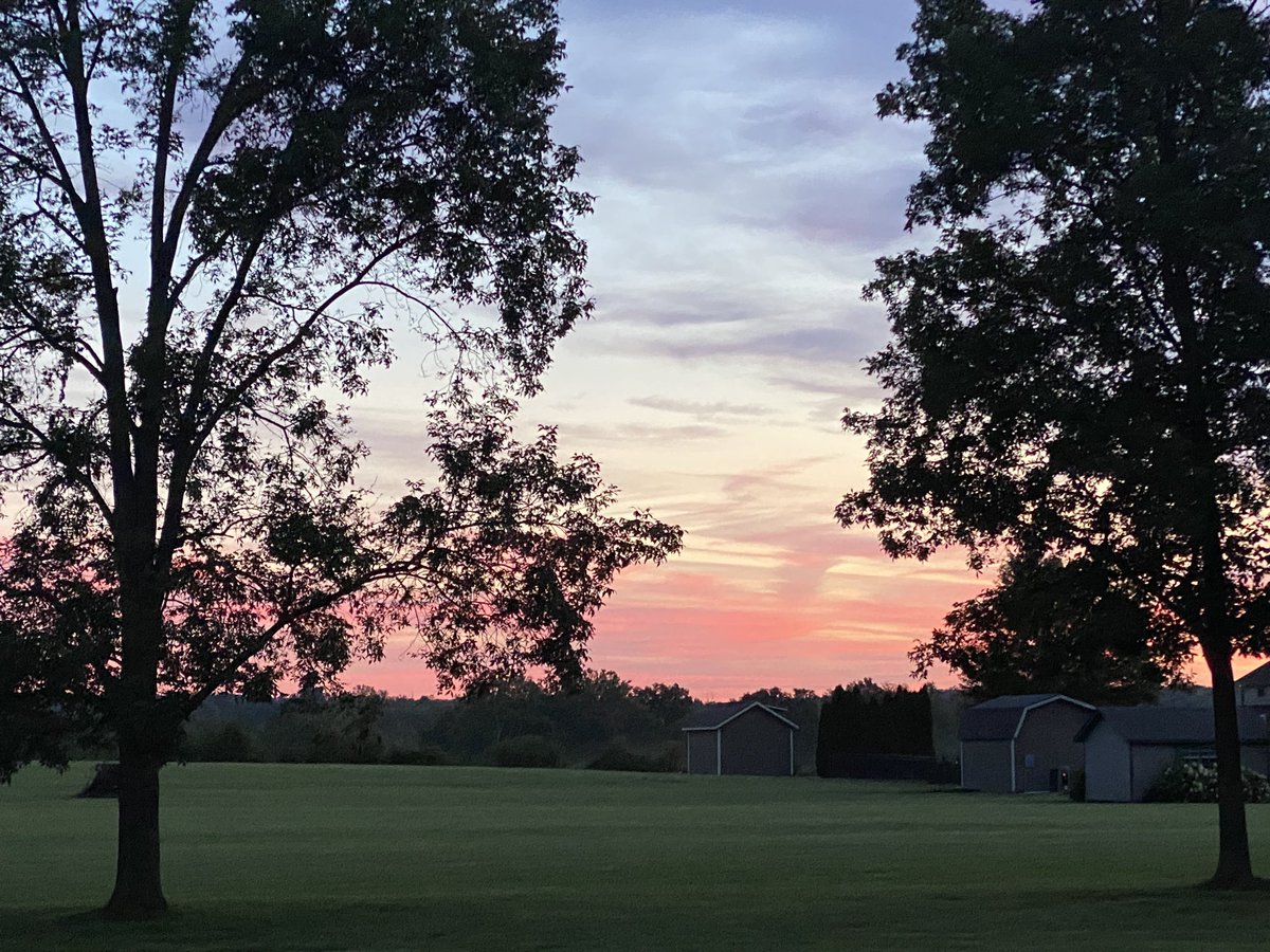 Certainly looks like a Thunderpants sunrise! 🐉❤️