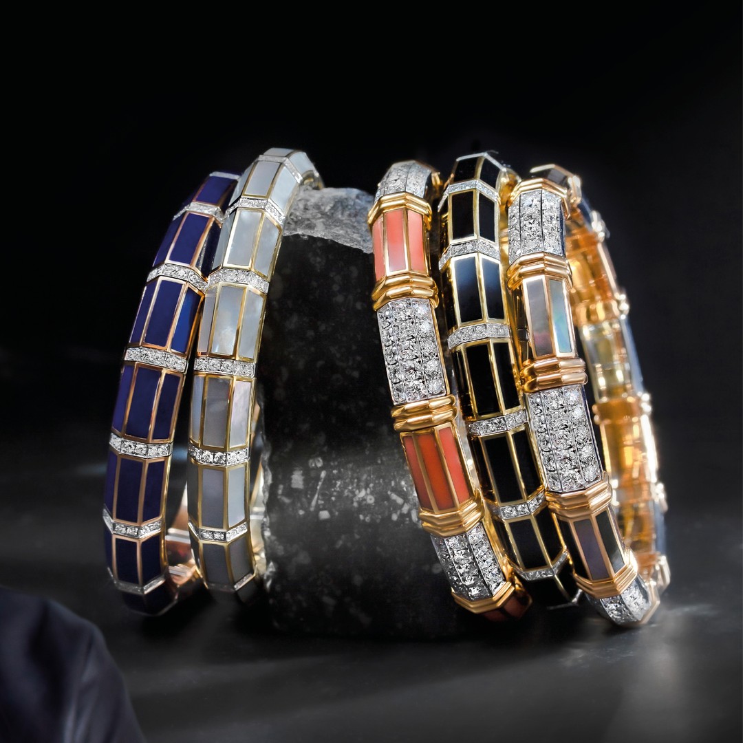 The @picchiotti_fine_jewellery Xpandable Collection is a revolutionary new line that features an innovative technology that solves the problems of tailoring and comfort. Simply chic, elegant and stackable. 

#KnarJewellery #diamondbracelet #expandablejewellery #luxury