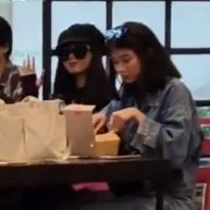 KAIALexLottePH's tweet photo. SPOTTED! 💚🧡

Baka may selfie naman diyan? For the cool ng mga ferzown! @KAIA_Members 🤭💛

@KAIAOfficialPH #KAIA #LEXLOTTE
#KAIA_ALEXA #KAIA_CHARLOTTE https://t.co/aXZVI4eviH