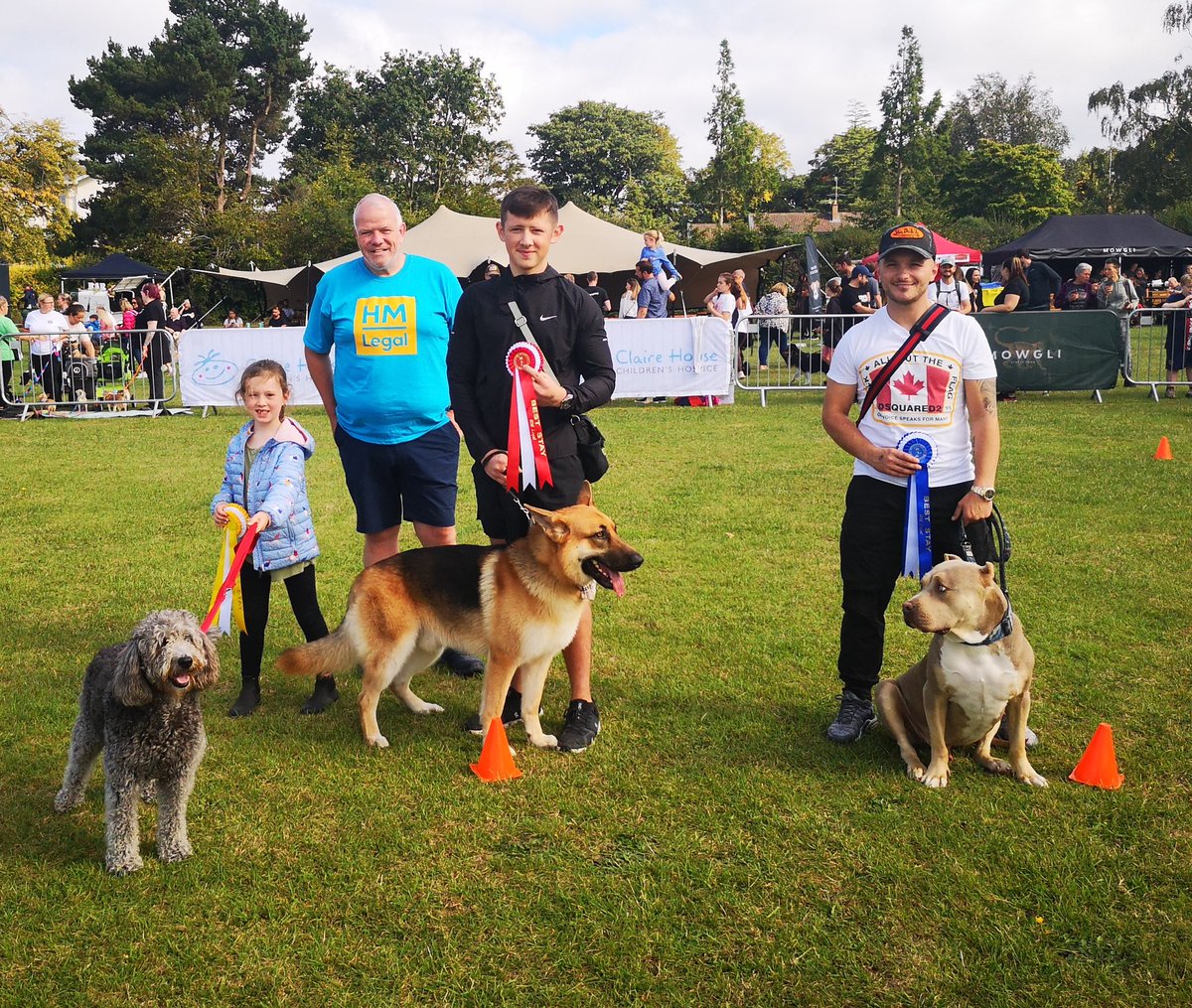 HM3Legal's tweet photo. Congratulations to the top 3 in the 'Best Stay' category at #DogFest22 sponsored by HM Legal.
Come and find us on site to
Name and win a big toy dog
Have a pet 'paw-trait
Take a selfie!
#PoochParade #Fundraising for @ClaireHouse
@Mowglistfood @NishaKatona https://t.co/DzyMAdBjxP
