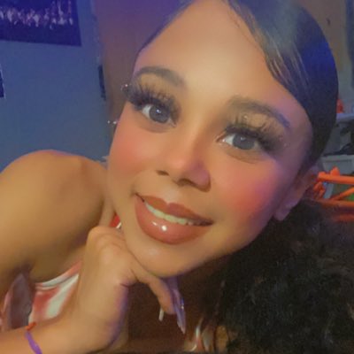 Queen_Poison_IV's tweet photo. #NewProfilePic https://t.co/fedBfoqmFq