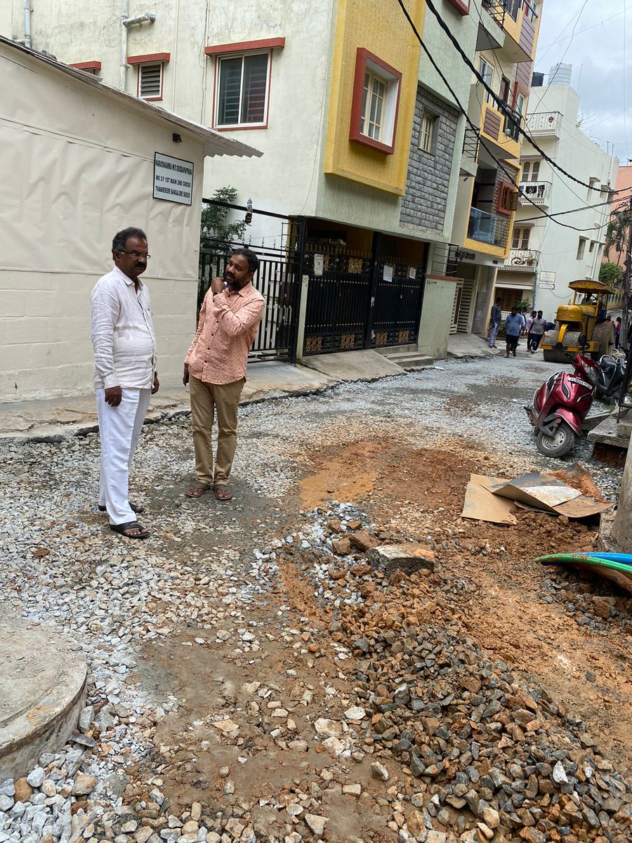BNMREDDY's tweet photo. ಬಿಟಿಎಂ ವಿಧಾನಸಭಾ ಕ್ಷೇತ್ರದ ಮಡಿವಾಳ ವಾರ್ಡಿನ ತಾವರೆಕೆರೆ 2ನೆ ಕ್ರಾಸಿನಲ್ಲಿ ನಡೆಯುತ್ತಿರುವ ಅಭಿವೃದ್ಧಿ ಕಾಮಗಾರಿಯ ಪರಿಶೀಲನೆ ನಡೆಸಲಾಯಿತು.
#BNMR #Madivala #MadivalaWard #BTMLayout #INC #INCIndia #TeamBNMR #RLR #DevelopmentWorks https://t.co/v7XEOfy8pL
