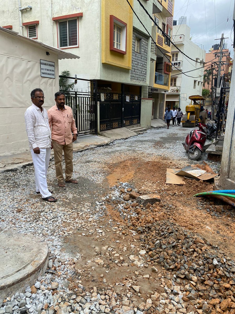 BNMREDDY's tweet photo. ಬಿಟಿಎಂ ವಿಧಾನಸಭಾ ಕ್ಷೇತ್ರದ ಮಡಿವಾಳ ವಾರ್ಡಿನ ತಾವರೆಕೆರೆ 2ನೆ ಕ್ರಾಸಿನಲ್ಲಿ ನಡೆಯುತ್ತಿರುವ ಅಭಿವೃದ್ಧಿ ಕಾಮಗಾರಿಯ ಪರಿಶೀಲನೆ ನಡೆಸಲಾಯಿತು.
#BNMR #Madivala #MadivalaWard #BTMLayout #INC #INCIndia #TeamBNMR #RLR #DevelopmentWorks https://t.co/v7XEOfy8pL