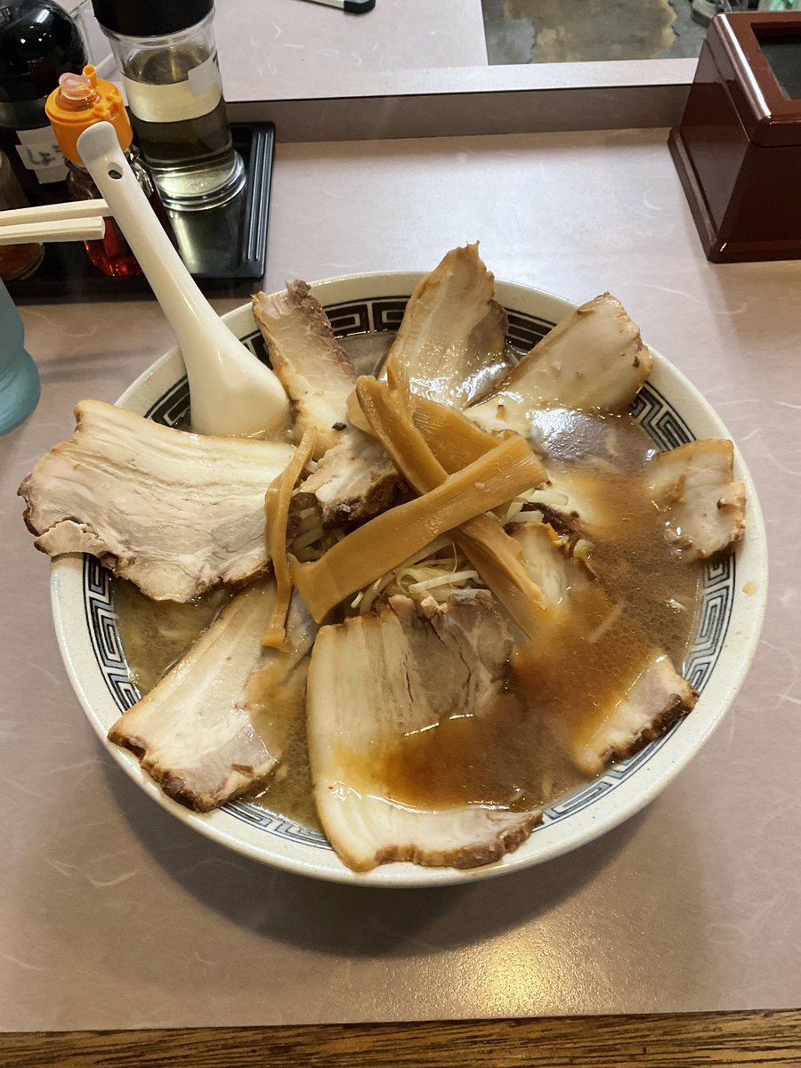 mac3111's tweet photo. チュウチュウトレインな名月😀
今夜は月が綺麗ですね♪🙋‍♀️

味噌チャーシュー麺🍜
美味でした👍 https://t.co/7r2uP52bei