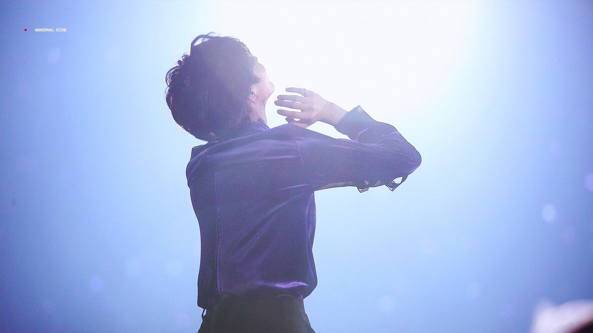 wonlylovingyu's tweet photo. remember wonwoo’s runaway walk during ideal cut final scene? 😭 https://t.co/XIZjL5Blr9