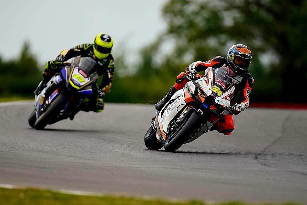 LDRRacing's tweet photo. FP sessions @SnettertonMSV @OfficialBSB didn't go to plan with a technical holding us back and not giving us much track time. My Qualifying session today in Sketchy conditions on the @Rapidtraininguk #CDHracing @Kawasaki_News Fuelled by @CheshireMould i managed to set a lap time https://t.co/w5LwXdb6Gk