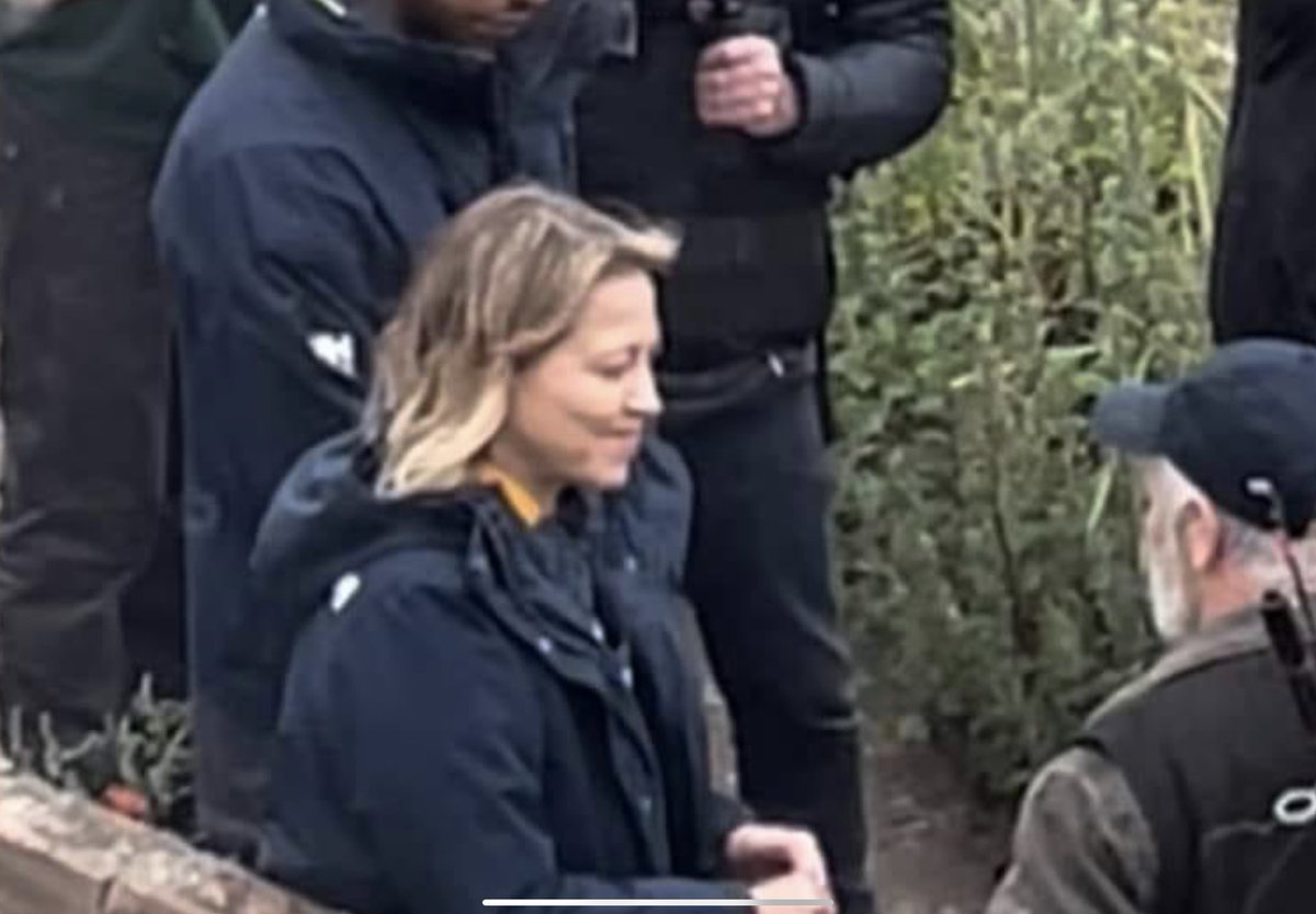 Grayling71's tweet photo. I’m sorry but how fast does Nicolas hair grow… gees #Annika #nicolawalker it was really short in #Marriage https://t.co/71QaFPIYq4