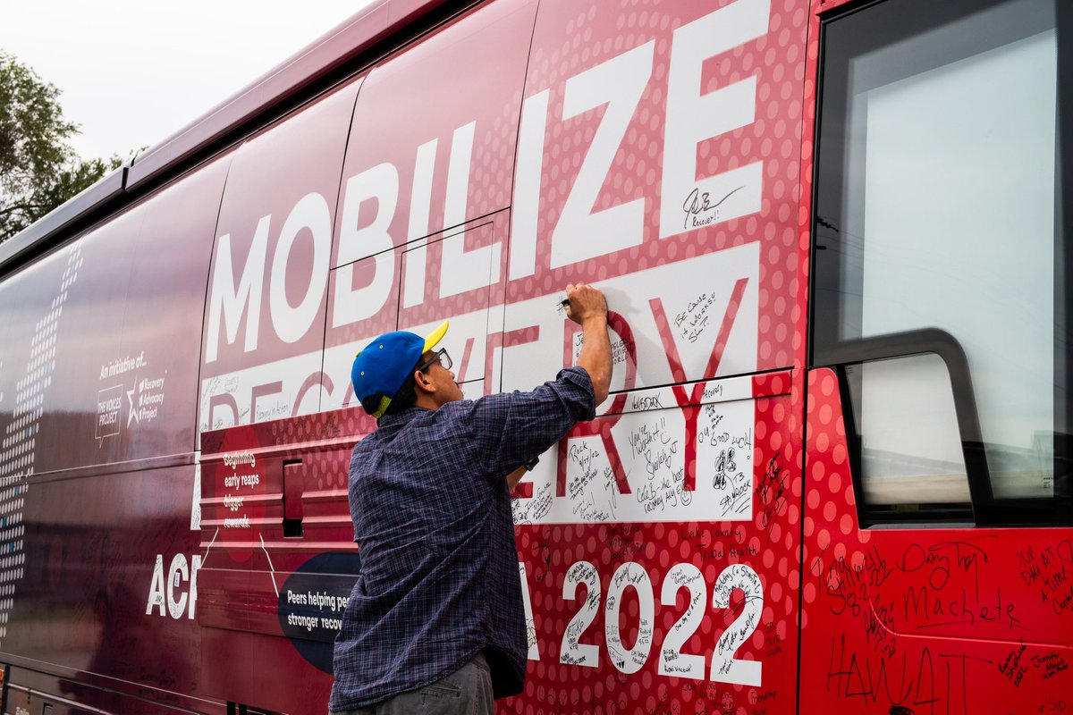 MobilizeRecover's tweet photo. Check out some of these shots hot off the press from the #Denver #MobilizeRecovery tour stop! Denver we’re SO impressed with the recovery support and advocacy going on in the Centennial State. Can’t wait to be back! @HerrenProject @afrcolorado @PAWsitiveRecov1 https://t.co/Ofshn4q54U