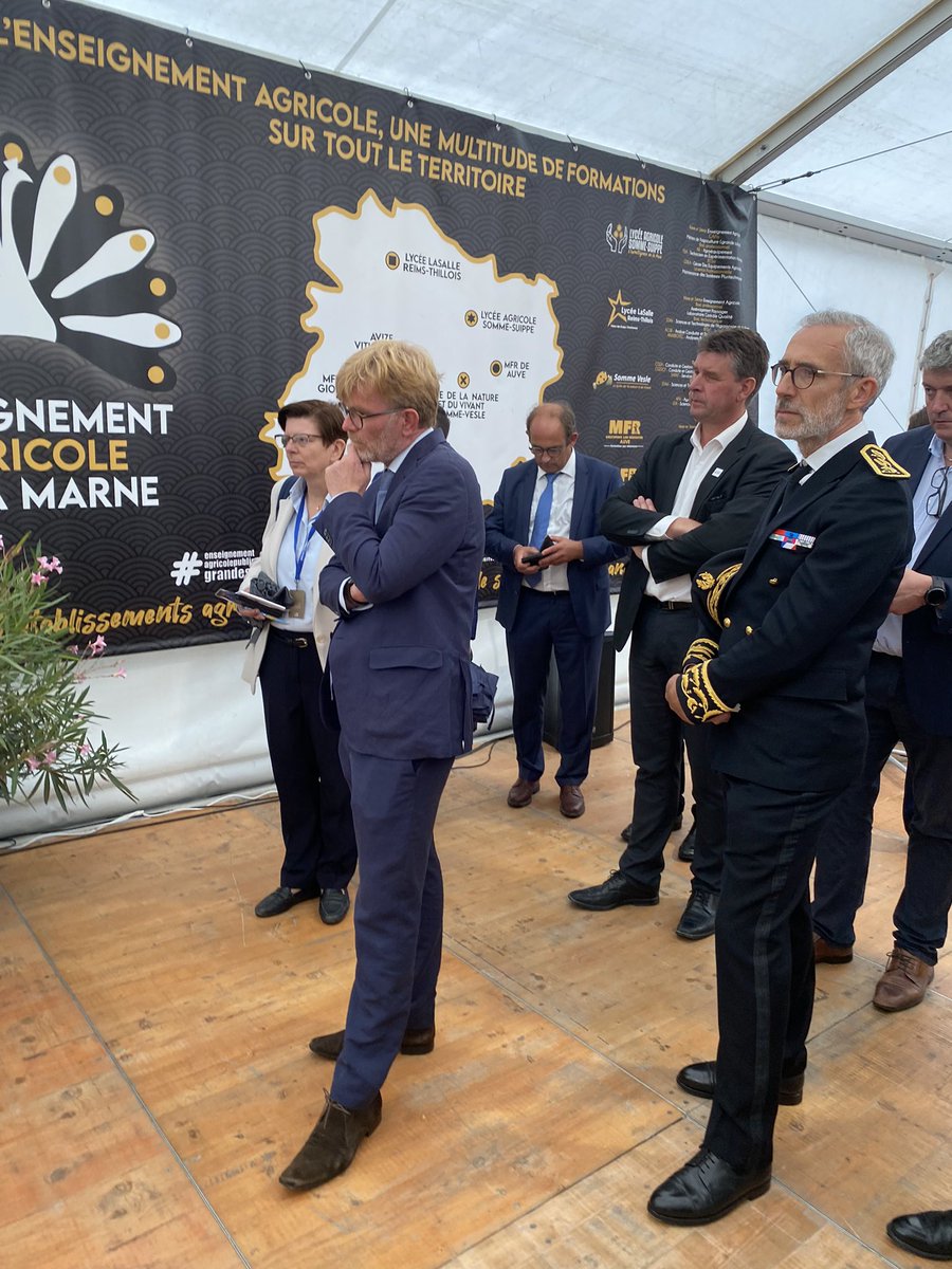 Visite de <a href="/MFesneau/">Marc Fesneau</a> , Ministre de l'Agriculture et de la Souveraineté alimentaire sur la <a href="/foiredechalons/">Foire de Châlons</a> #agriculture #alimentaire #Champagne #vigneetvin