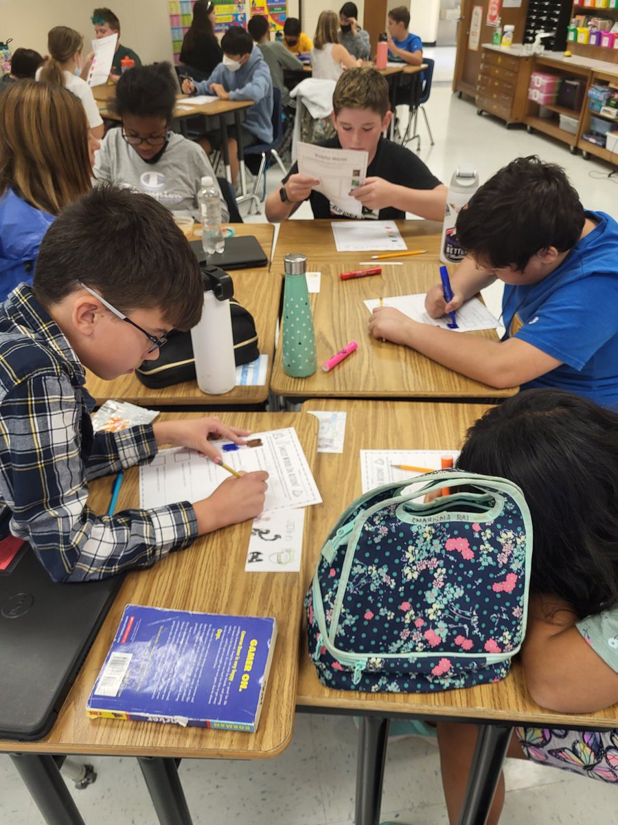 CubRunWillis's tweet photo. Using smelly markers to review adjectives and how to write descriptive paragraphs https://t.co/J6bJE2nLic