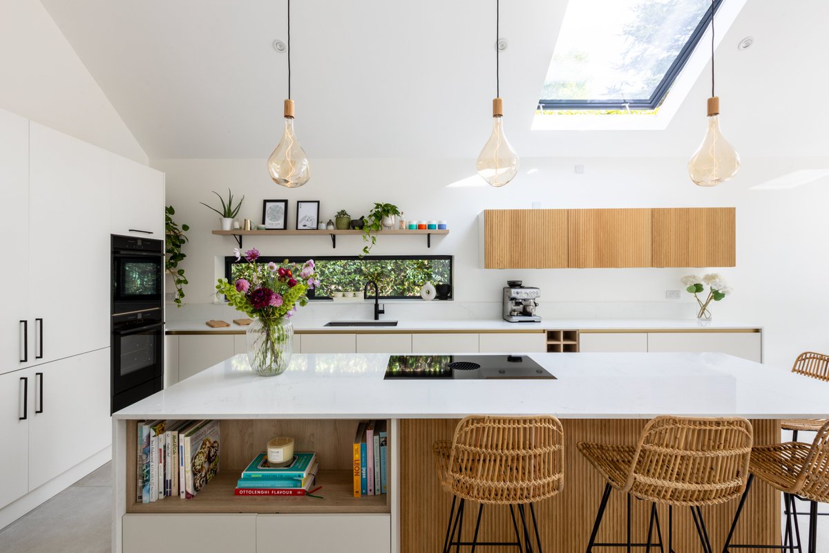 TheMarbleShop1's tweet photo. Specially chosen by top industry professionals to grant the most marvellous and alluring aesthetic beauty, our majestic white quartz with grey veins strikes a look that fits grandly into any house plan. https://t.co/w194ENVEFh