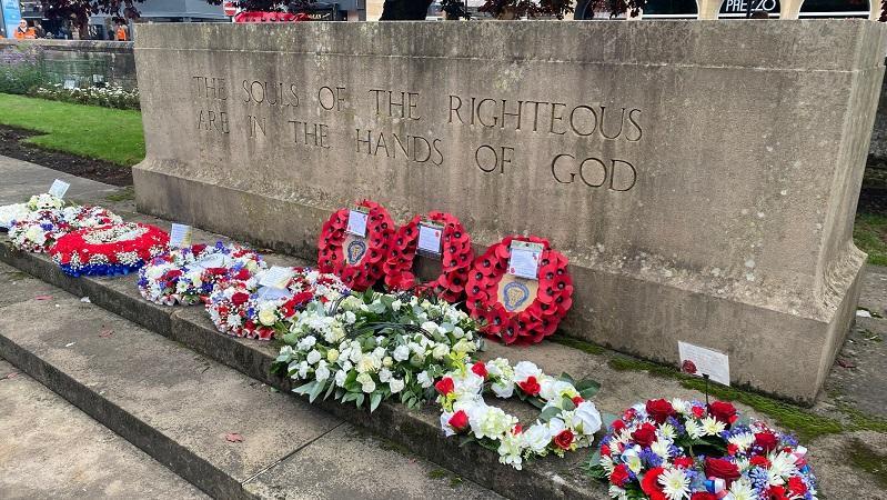 NNorthantsC's tweet photo. Wreaths laid in memory of Her Majesty Queen Elizabeth II https://t.co/48on0UcHv4 https://t.co/ykqxapWkII