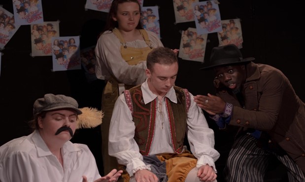 pubtheatres1's tweet photo. #StandingOvationFinalist

COMEDY / FINALISTS 2022

GAME NIGHT @TheHenChickens  @eartoearprod
THE MAN IN THE SHED @JLAProdsUK  @PengeTheatre 
THE PLAYERS OF DIEDONÉ @LandUTheatre  @TheatreHideout https://t.co/6JR0XhKcr7