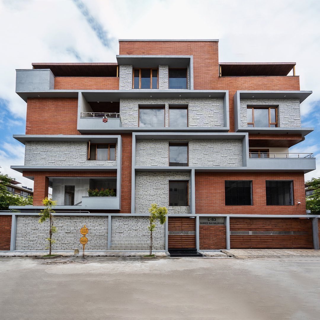 SathishDesai's tweet photo. Multi-family dwelling with simple composition of well ventilated and articulated spaces for comfort convenience and grace. Exterior finishes with graceful ageing quality. #creoconcepts #creoconceptsarchitects #creo #creoprocess #designempathy #architecture #indianarchitecture https://t.co/UpbVYnWiTu