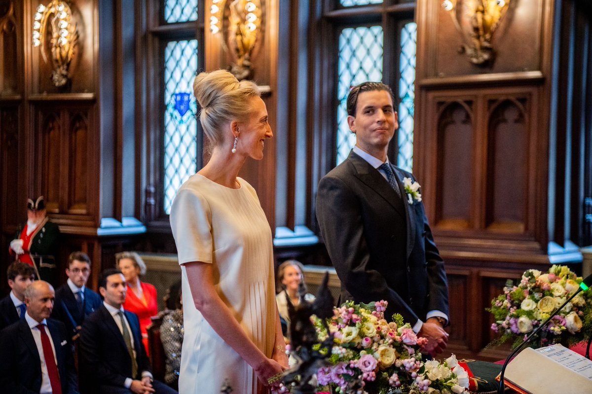La princesse Maria-Laura et William Isvy se sont mariés civilement 

Vive les mariés ! ♥️