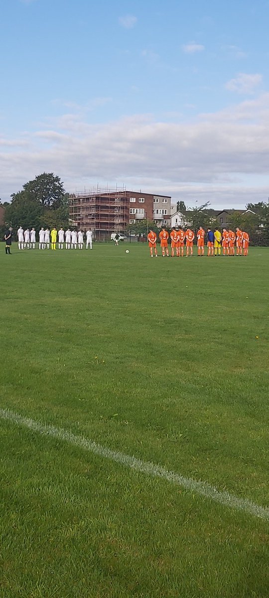 <a href="/GrahamstonFC05/">Syngenta FC 2005</a> An impeccably observed minute's silence from both teams 👏👏
🧡🖤🧡