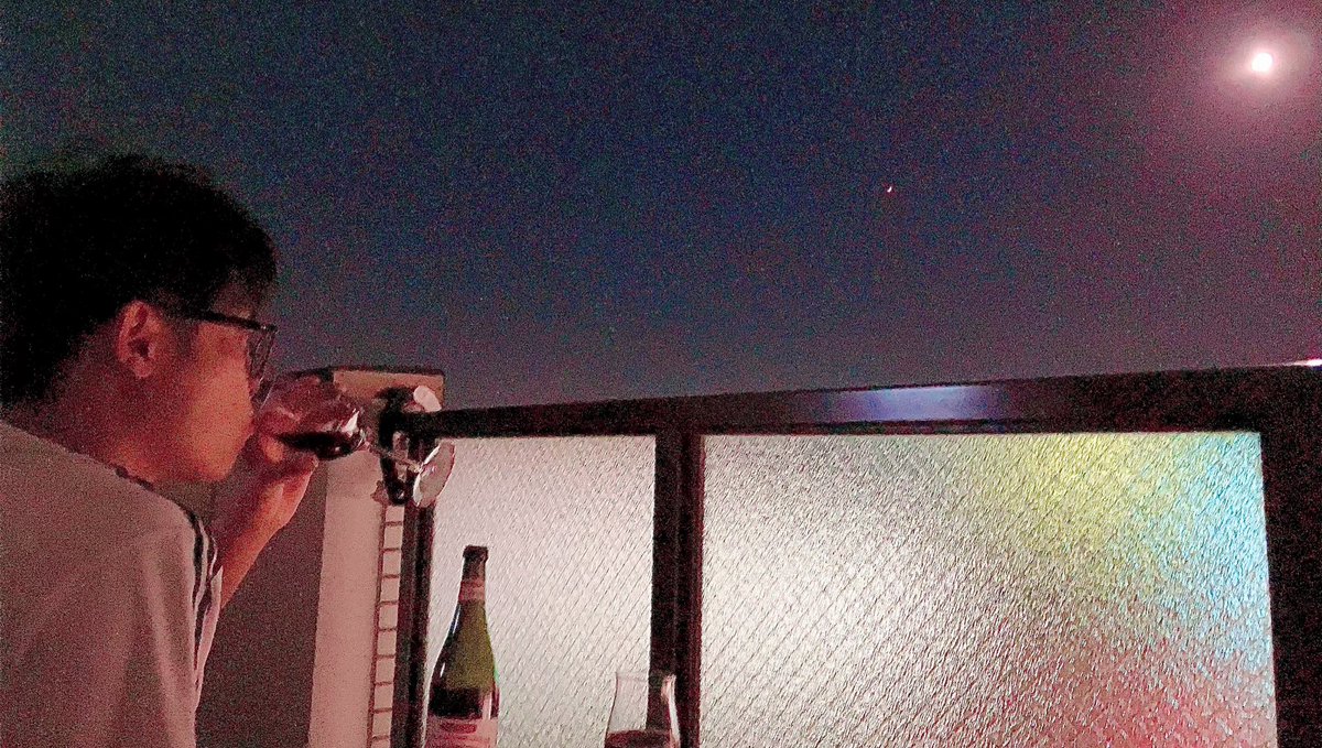 miyoka_'s tweet photo. 今日は十五夜お月さん🌕
お月見しています。クレヨンしんちゃんのパジャマで。 https://t.co/klbWrXC8Wi