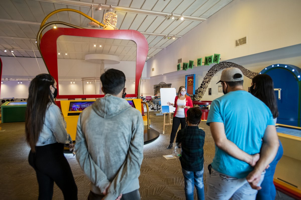 ccdelaciencia's tweet photo. 🚶♀️🚶 Hoy a las 15h sumate a #VisitasConversadas por la sala #ElAzar.
Si todavía no reservaste, entrá acá: https://t.co/RsMxNsuIvW…
Actividad #gratuita recomendada para para la familia con chicos y chicas mayores de 10 años.
📌 Godoy Cruz 2270, CABA. https://t.co/HGqkZ4doxz