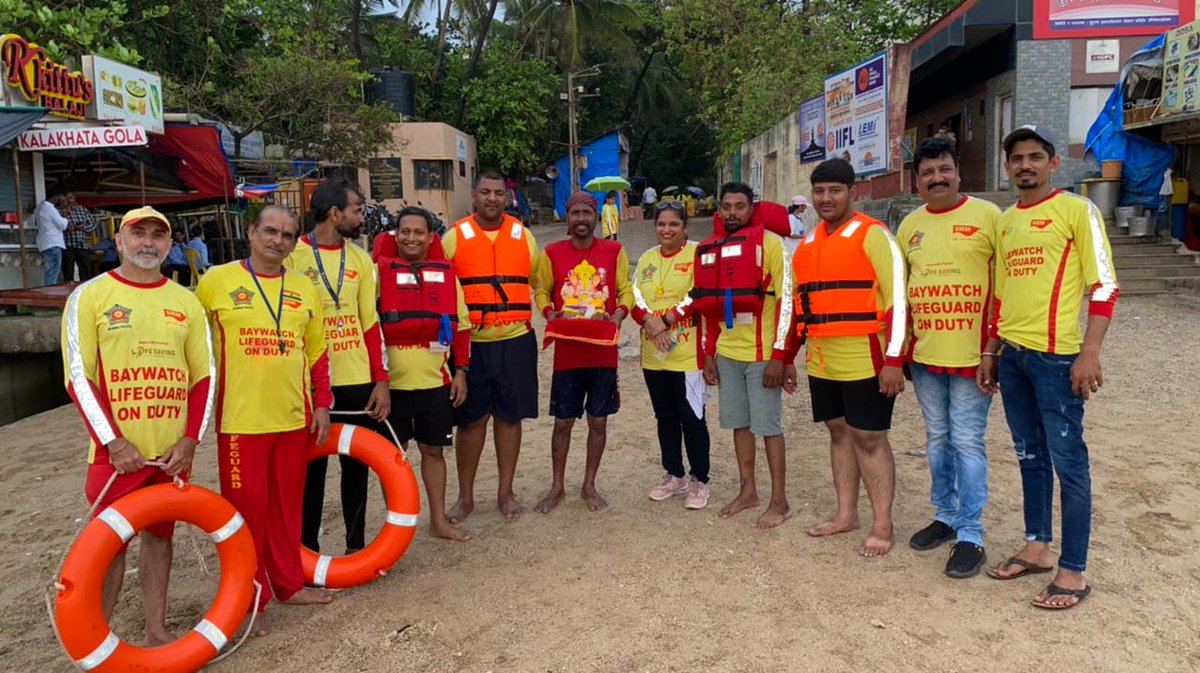 SHMShipcare's tweet photo. #BaywatchLifeguardAssociation during #AnantChaturdashi ensured visitors are safe and secure at Juhu beach. #SHMGroup salutes their selfless service.
Visit https://t.co/Ezj36ACWYt to know more about BLA https://t.co/0rkyjBH1m8