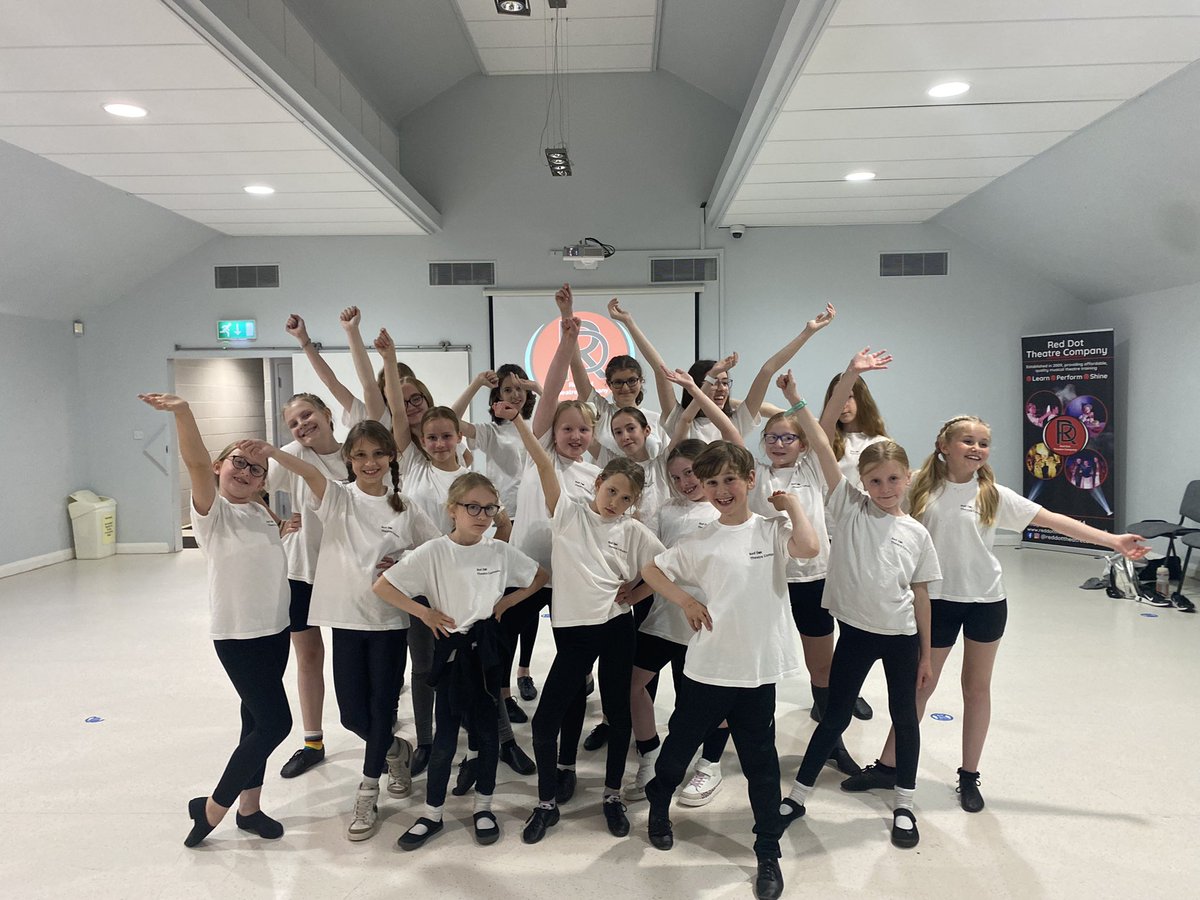 RedDotTheatre's tweet photo. At the Shardlow inland port festival ready to perform!!! #sing #liveperformance #teamwork #perform #rdt https://t.co/2q8O3SgHK6