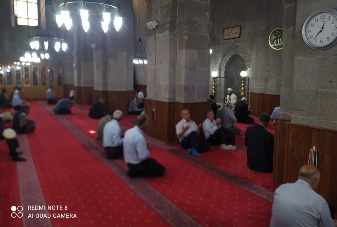 bitlisulucami's tweet photo. Geleneksel olarak devam eden haftalık hatim duası programını, bugün öğle namazından sonra #bitlisulucami'de cemaatimizin katılımıyla gerçekleştirdik.
NOT :Cüz okumak isteyenler bize ulaşabilirler.
@BitlisValiligi
@DIBAliErbas
@IsliyenDr
@dinckadir43
@EceMuhammet
@Hasan3076882795 https://t.co/LkVbUIDIXf