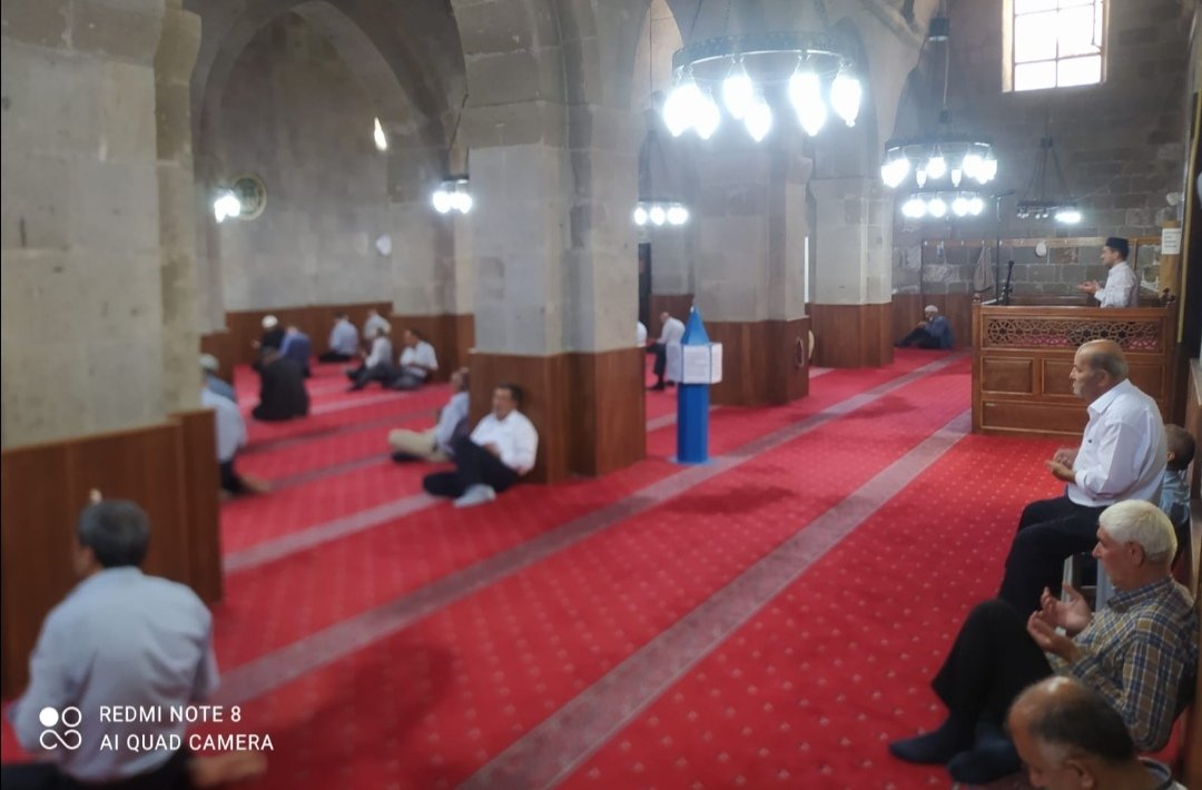 bitlisulucami's tweet photo. Geleneksel olarak devam eden haftalık hatim duası programını, bugün öğle namazından sonra #bitlisulucami'de cemaatimizin katılımıyla gerçekleştirdik.
NOT :Cüz okumak isteyenler bize ulaşabilirler.
@BitlisValiligi
@DIBAliErbas
@IsliyenDr
@dinckadir43
@EceMuhammet
@Hasan3076882795 https://t.co/LkVbUIDIXf