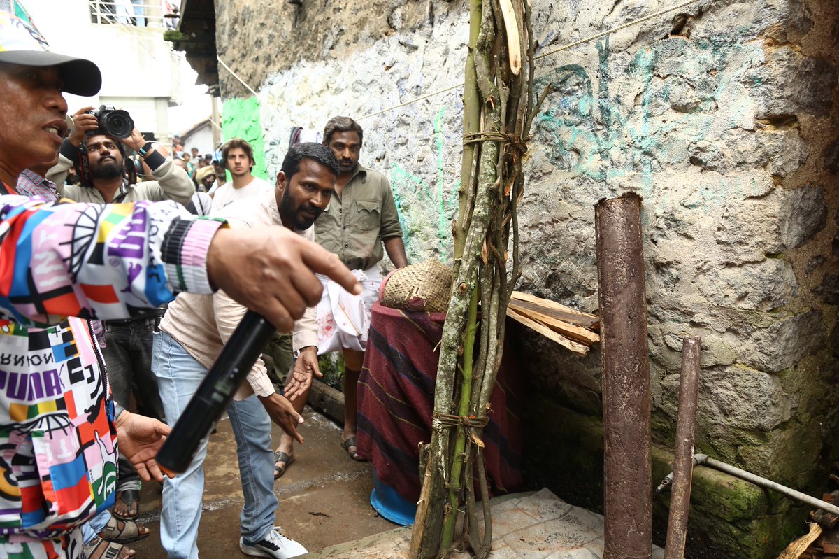 VijaySethuOffl's tweet photo. Stills from the sets of #VetriMaaran's #Viduthalai.

@sooriofficial @ilaiyaraaja @elredkumar @Udhaystalin @BhavaniSre @rsinfotainment @GrassRootFilmCo @RedGiantMovies_ @PeterHeinOffl @mani_rsinfo @VelrajR @DoneChannel1 @CtcMediaboy https://t.co/0i39mii4nB