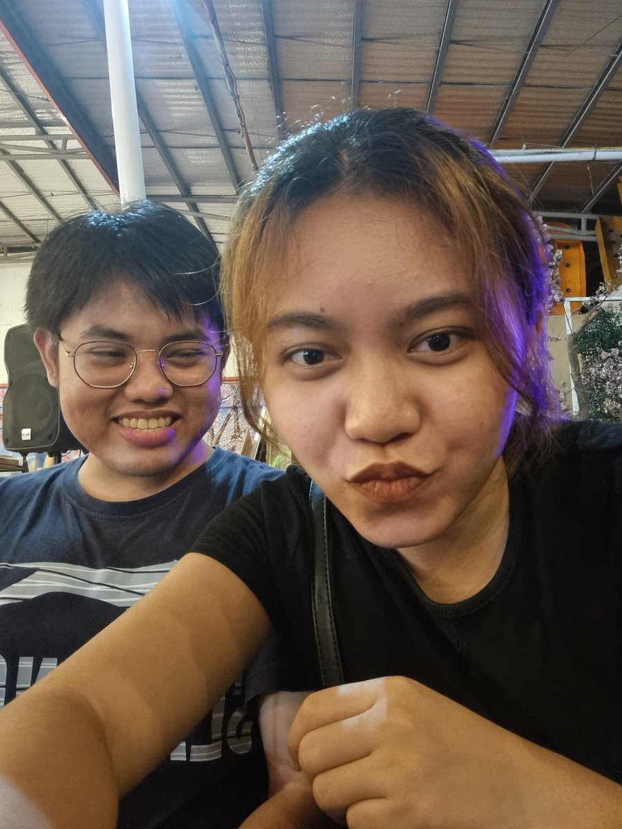 swagbingg's tweet photo. proof of life 🤘 https://t.co/W7Y36frGmX