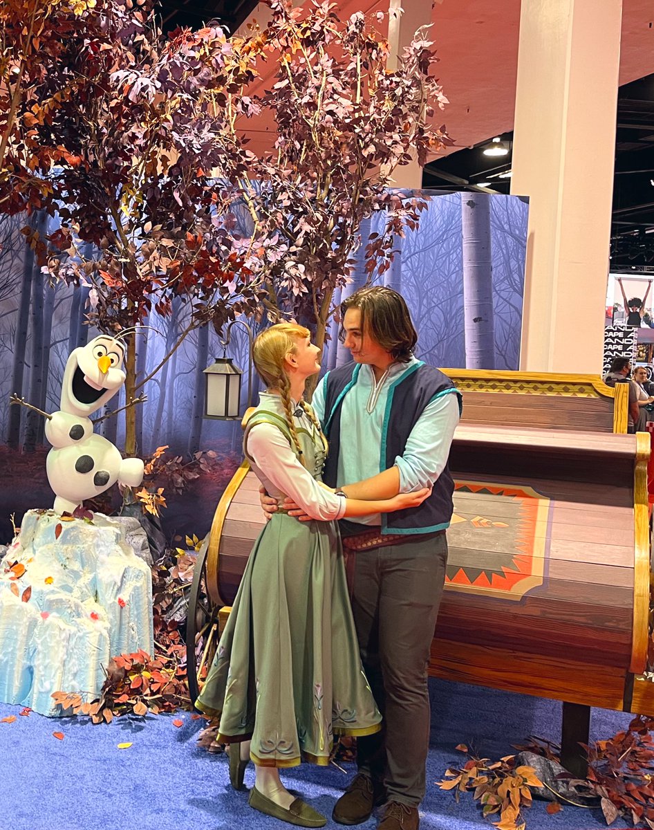 teddygraciebear's tweet photo. Had a fun time at my first d23!! and now I am in love with LinaBell 😻 https://t.co/S4yGnMhhd3