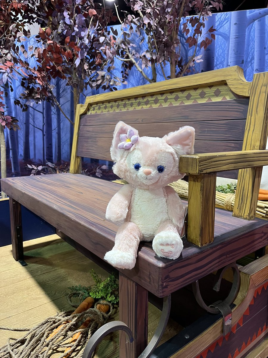 teddygraciebear's tweet photo. Had a fun time at my first d23!! and now I am in love with LinaBell 😻 https://t.co/S4yGnMhhd3
