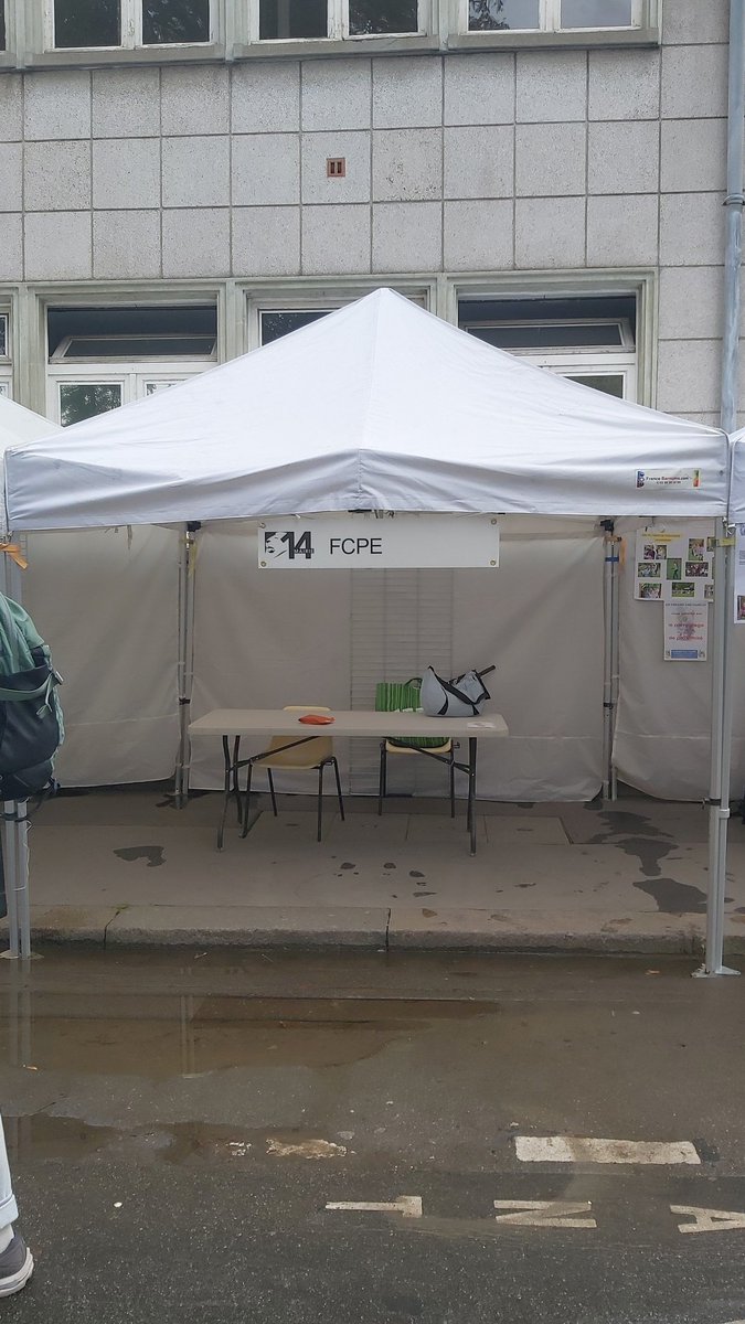 On lance l installation du #forumdesassociations #mairie14 #paris14 . C est la #rentrée, le #stand est à l angle rue saillard/ rue mouton duvernet le long de l ecole #boulard, n hesitez pas à venir discuter, nous rencontrer. ;) à bientôt ! #fcpe #vivelarentrée #forumdesassos